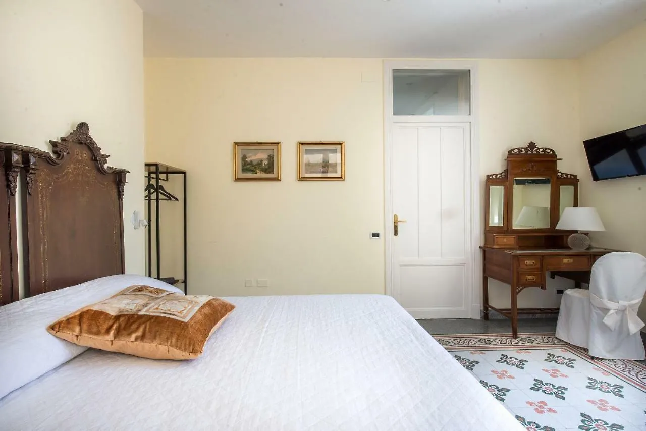 ** Frühstückspension B&B Villa Liberty Sul Mare Palermo Italien
