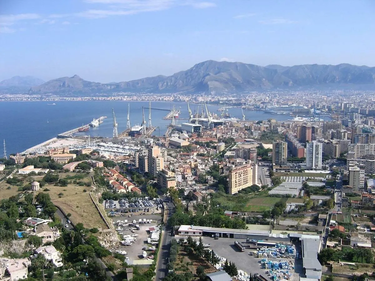 B&B Villa Liberty Sul Mare Palermo 2*,  Italien